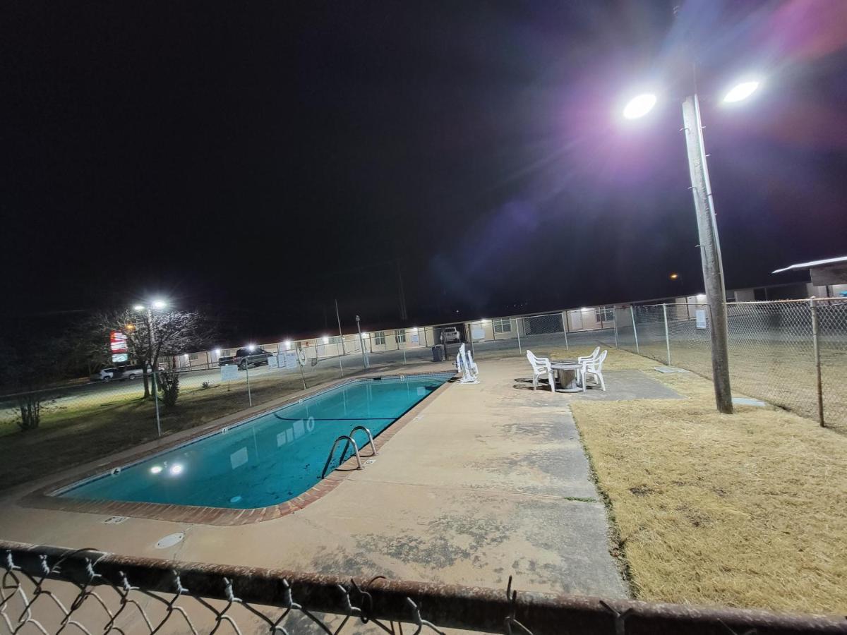 Eddy'S Motel Pleasanton Ngoại thất bức ảnh