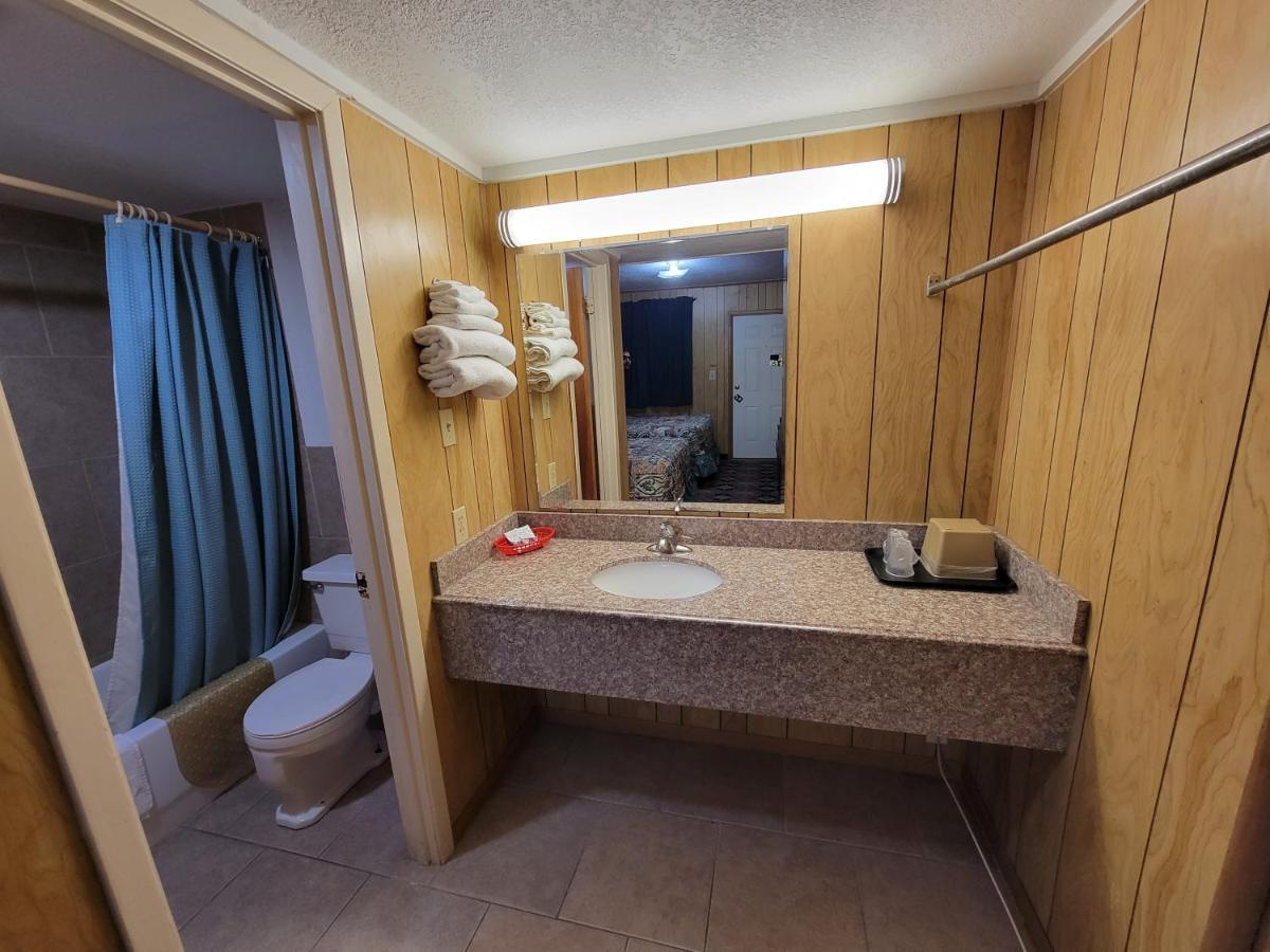 Eddy'S Motel Pleasanton Ngoại thất bức ảnh