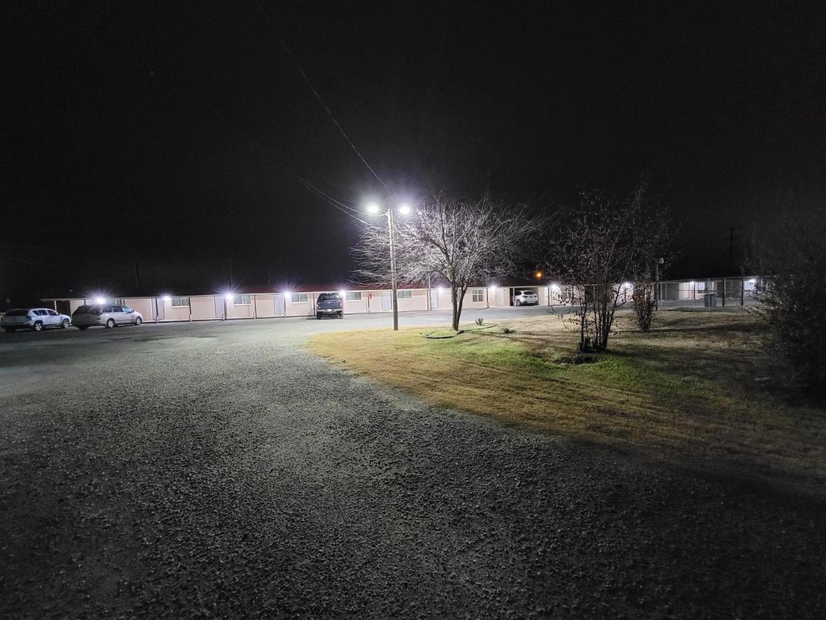 Eddy'S Motel Pleasanton Ngoại thất bức ảnh